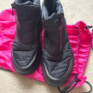 Sorel Black Quilted Winter Boots